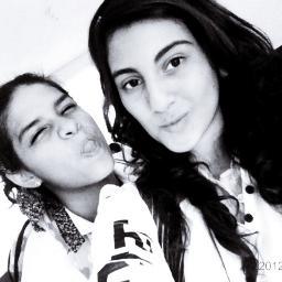 Hiieeleny's profile picture. Mis mejores compañeros un buen libro, audífonos y música! #FollowBack