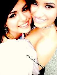 Twitter da LOVATIC e da SELENATOR entre muitos outros...