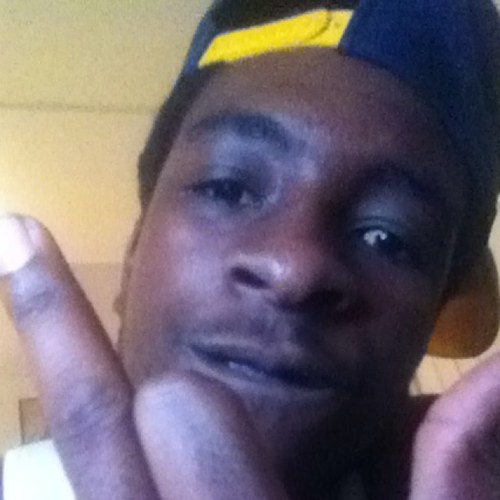 my name is correse but ppl know me as reen im 20 n im all about paper