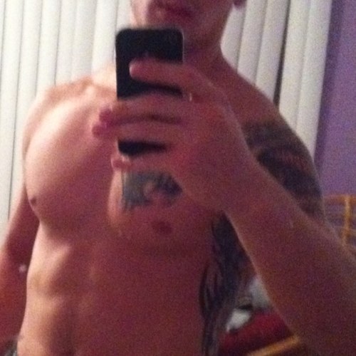 Im attractive, Im intelligent, I masturbate a lot, fart, think about sex with other women all the time... I'm a real guy with straight forward tweets