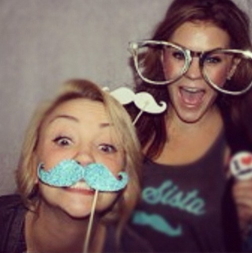 LinnyHendricks's profile picture. A dashing Geek, with a keen sense of style, professional hairbusher, certified smartass, music lover,a powder seeker, and a proud movember suporter (Chest Bump)