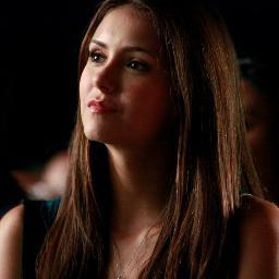 hola soy Angela soy de Ecuador amo leer me gusta escuchar musica mi grupo favorito son los 1D
y mi actor favorito es robert Patisson soy divertida