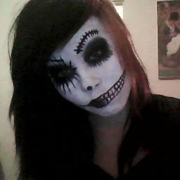 doniicreature's profile picture. 18 #Motionless Native American. Senior Status Music.Family.Friends.Food.Creatures Happy about this motherfucker of a life丰 FürImmerAlien丰