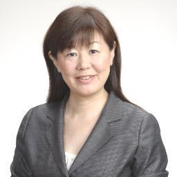 経営コンサルタントの星井あき子です。
経営コンサルティング会社2社の勤務を経て、平成14年11月に経営コンサルタント星井あき子事務所を開業、平成18年５月にインターネットビジネス支援等を業務とする株式会社どっとエイド設立しました。地域密着で地元企業のみなさまの経営支援をさせていただいております。
