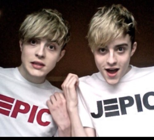 Ok so We Love @planetjedward.. We write fanfictions!! Tweet us if u want a link for them! :) jedicated forever. :)