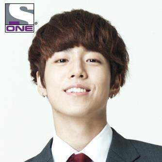 [V] @KpopsZone_RP • 93Lines • Actor and model, Lee Hyun Woo • Follow the real one » @hiHyunWoo :)