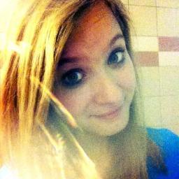 I LOVE @onedirection and @janoskians !! ask for a follow back ♥ @KathiiACyrusFan is my best friend! *__* ♥ ♥ follow her ;)