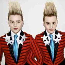 Hi i'm joanne and im from liverpool an im @xHannah_Grimesx mum and @luuminosity adopted mum lol no1 hurts my girls OK we are  @planetjedward fans.