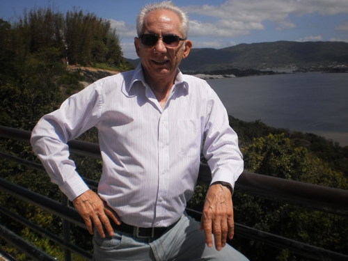 Advogado, jornalista, poeta e sonhador.