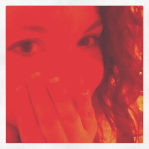 claudiamor2000's profile picture. Filóloga, roja, emigrante, mujer, madrastra malvada y sevillista🔻🏳️‍🌈