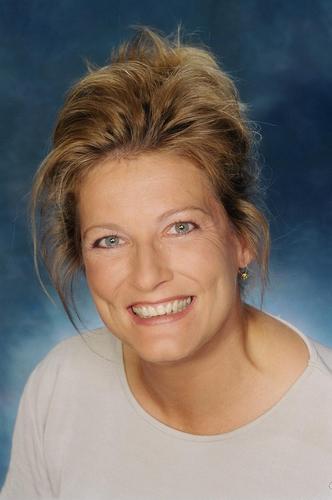 Gold Canyon Arizona Real Estate Broker, Sister, Aunt, Friend, Love Yoga, Love Chocolate, Love Vino Tinto...Love Life!
