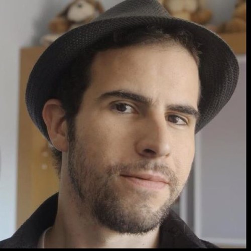 Guitarrista da @bandahesh 
Guitarrista da @dankeoficial