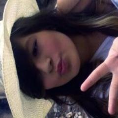 #Irmã do @_itsGuga e da @_ninnaxD ;  #Paixão Deus, Familia, Amigos, chocolate, coca cola & ' meu cobertor [;