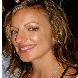 Client Executive at Verizon, besides my FAM, I also ❤️: food, vino, travel, gardening, fantasy football, and Love Cycle.
