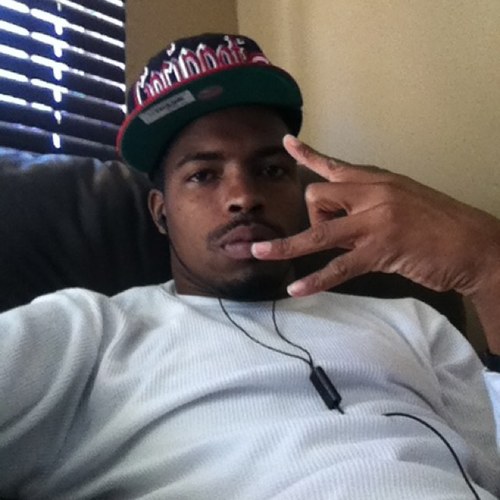 LIVING&CHILLING!!STAYING LOYAL&FOCUS REMAIN ME!!!