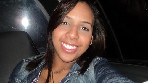 Vivo pra honra,glória e louvor do Deus que eu amo.Tenho uma família linda e abençoada por Deus e por eles eu me dedico intensamente todos os dias da minha vida.