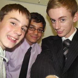 IM THE ONE WITH THE GLASSES:D