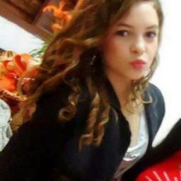 Loirinha,Ciumenta,Loooooooooooouquinha,uahushus', Mandona,Ousada,Esperta,Amiga,Funkeira,Chocolatra,Colorada'(INTEER) Minha Chaatenha @Cardoso_lua.. :)