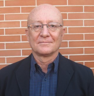 Periodista. Profesor de Periodismo en EUSA. Autor de varios libros. Ahora, director de Dos Hermanas Diario Digital.