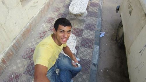 AhmedSherifSaad's profile picture. Music Freak, Do Things my own way, a Pharmacist i will be,و مش اخوان.