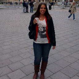 mickisloo's profile picture. Socionom, 25+, bor söder om söder. Följer mer än jag uppdaterar- blogg och Instagram (mickisloo) är att föredra.