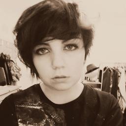 inny_drinks_tea's profile picture. 17 year old art student, love my friends, drink to much tea, eat to much food, never got enough money. follow me?