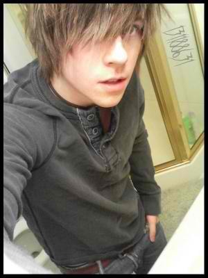 ♛HELLO I'M MATT MILLS, you don't like it THEN FUCK YOU! anyways I'm 15(BIsexual hell yeah) so follow me and I'll give you love and I'll do the same♥