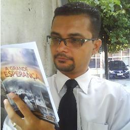 Fernando__Batis's profile picture. Eu sou uma alma que navega na escuridão desse mundo procurando todas as brechas para conhecer cada dia mais a Luz deste mundo e transmiti-la para a humanidade.