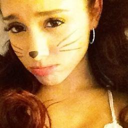 Ariana dosent try to be perfect
           she just naturaly is
    FANGIRLING and CREEPING
                      ❤❤❤