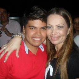 Aviãzeiroo e principalmente SOLANGEIRO!! Sol te amo!!
http://t.co/TepQRUvxP0