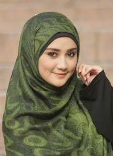 Salam and hello. I'm a Malaysian and a Muslim I'm proud to be both of these. I love business. Do follow me, people :)
#GGMU #Novels #RunningMan #Smile #Love