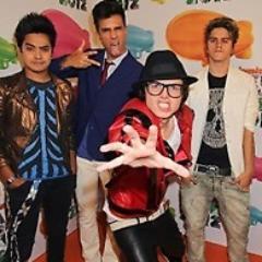 O amor que sinto por vocês não tem como descrever @RockRestart...Donas @stefanyiih,@Laly_ramoss