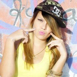 Eu não sou a princesa que você sonhou, nem tento ser... Se me ama vai ter que gostar de mim pelo que eu sou. As vezes e presciso perde pra da valor quem amamos;