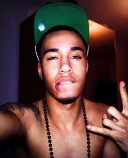 St. Louis, Singer for booking 314 294-8487
Email: ThaGhe_12@yahoo.com 
Youtube: http://t.co/VGDpArZb