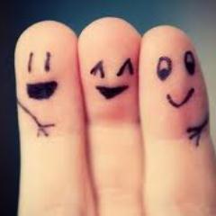 I tweet to make you smile!(:
I promise I will not do any shoutouts!