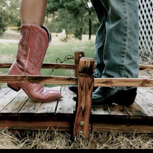 SouthrnCharmMe's profile picture. Formerly @prettier_thanu_ :)
Just a couple of sweet, southern girls trying to make a difference in the world.