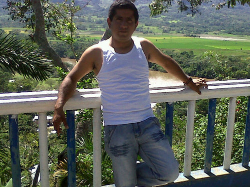 un chico super xevere,recontra divertido....