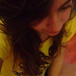 Dramática, irritante, carente, louca, irônica, desligada, chata e muito ciumenta. Prazer, eu !! Gostou? follow-me. Não Gostou? Come Paçoca. (y'