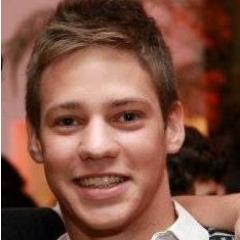 “Quer? Então faça acontecer porque a única coisa que cai do céu é a chuva. (Vinícius de Moraes.)”