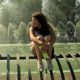 afortunada por todo lo que tengo y lo que soy , orgullosa de mi familia que es lo más hermoso que tengo ..