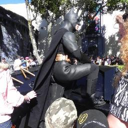 Plungemonkey's profile picture. Na na na na na na na na BATMAN!