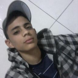 Solidão não é estar sozinho... é estar entre 1000 pessoas e sentir falta de uma só!