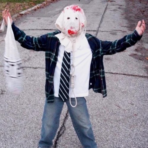 I am The Fiend.. I play bass for @Renfields.. I enjoy stalking and slashing, skateboarding, baseball, xxx films, and diet coke