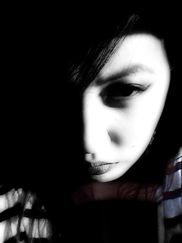 KEISHAustria's profile picture. To me, first impressions last. 
Either you take that or kill yourself.