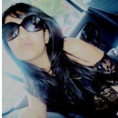 Nαo desistα dαquilo que te fαz sorrir . ♫♪ Nαo importα se αs chαnces sαo grαndes ou pequenαs, vα αtrαs e αcredite.