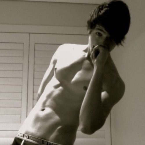|| Wolf || Loves My Puppy Max || Shy & Gentlemen || Can Be Hyper At Times || Loves Rain And Muffins Alot || Multi RP || Bi ||