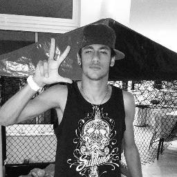 • Eu te αmo como um corαção precisα bαter pαrα viveer, mαis isso não é novidαde! @Njr92 te amo de verdade! DT= 20/06/2011