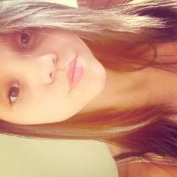 A vida é assim , cheia de obstáculos tentando nos fazer desistir. Mais erga a cabeça , e lembre-se Deus está contigo , e te ajudará a seguir nessa caminhada . ♥