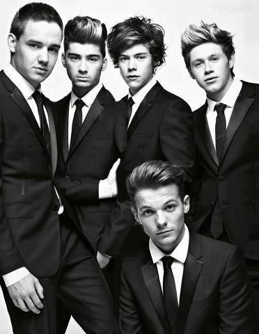 Hello everyone! We are big Directioners and our dream is the boys to follow us :D. Follow us, we follow back. We love you xx