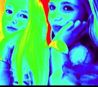 Hou SUPER veel van Dit Mopiee volg haar @Gingerr_x zo LOL met haarEn volg ook Mijn SCHATJESImre,Esmee,Megan,Yara,Luna en mijn paardrijvriendinnen Dior en Luna!!